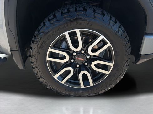 Used 2024 GMC Sierra 1500 AT4 w/ Technology Package AWD/4WD image 27