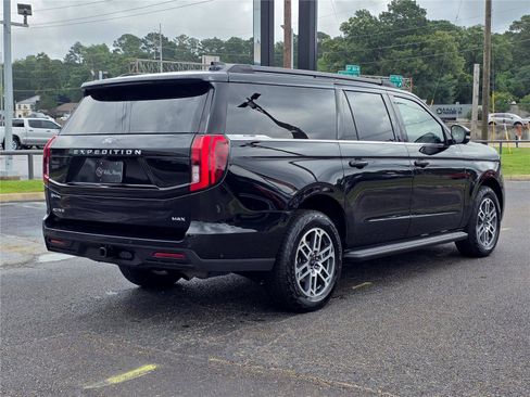 Used 2025 Ford Expedition Max Active AWD/4WD image 5