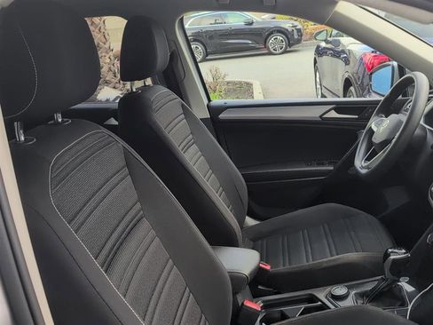 Used 2022 Volkswagen Tiguan S image 11