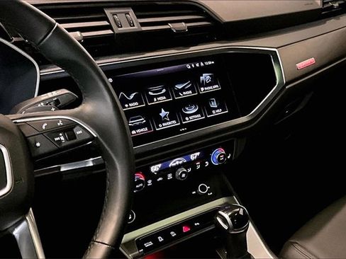 Used 2024 Audi Q3 2.0T Premium Plus image 6