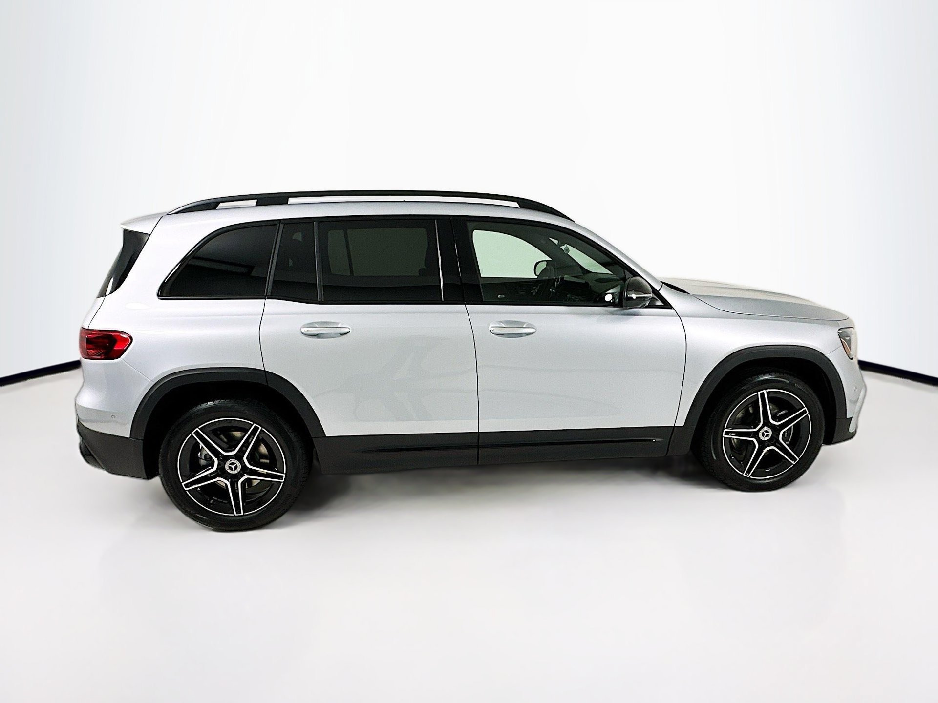 New 2026 Mercedes-Benz GLB 250 image 9