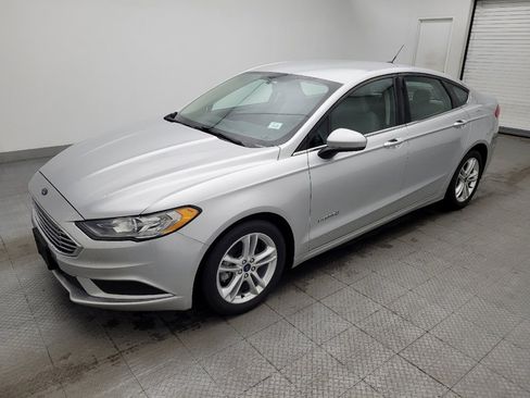 Used 2018 Ford Fusion S image 2