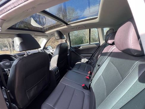 Used 2014 Volkswagen Tiguan SEL AWD/4WD image 9