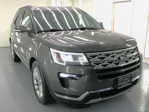 Used 2018 Ford Explorer Limited image 12