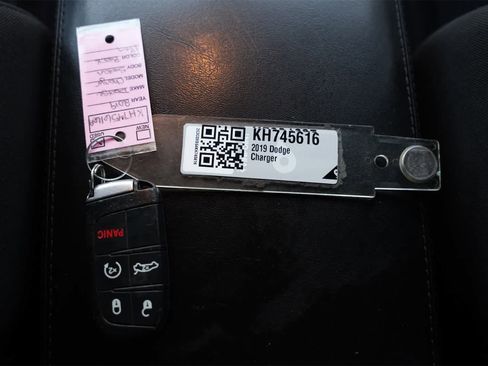 Used 2019 Dodge Charger SXT image 26