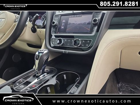 Used 2017 Bentley Bentayga image 18