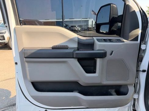 Used 2018 Ford F250 XL w/ Power Equipment Group RWD image 8