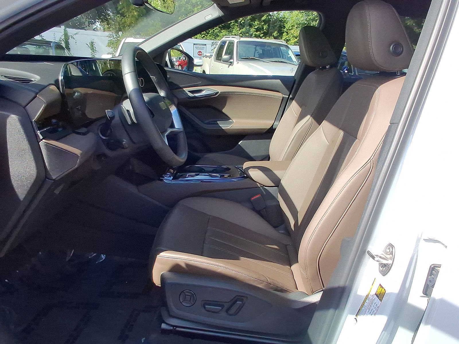 Used 2025 Audi Q6 e-tron Premium w/ Convenience Package AWD/4WD image 17