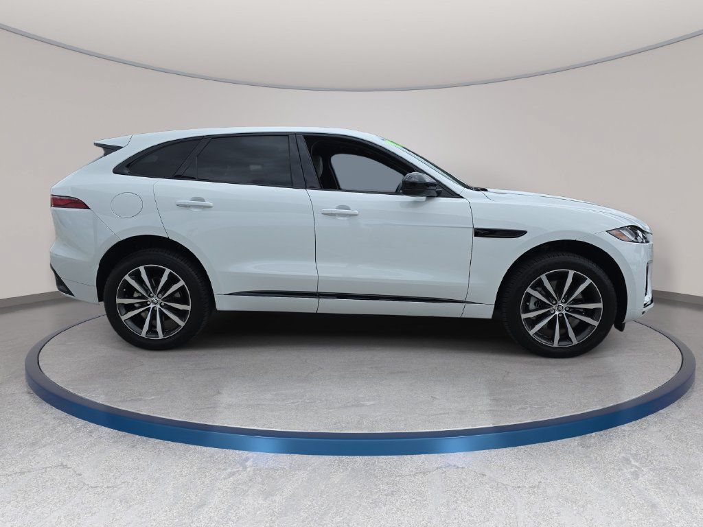 Used 2025 Jaguar F-PACE R-Dynamic S AWD/4WD image 4