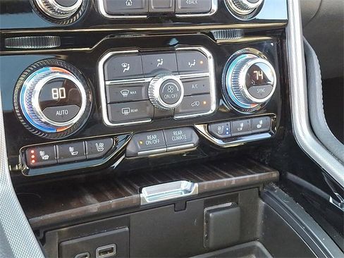 Used 2021 GMC Yukon Denali w/ Denali Premium Package image 15