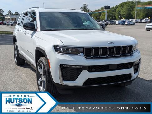 New 2026 Jeep Grand Cherokee L Limited RWD image 4
