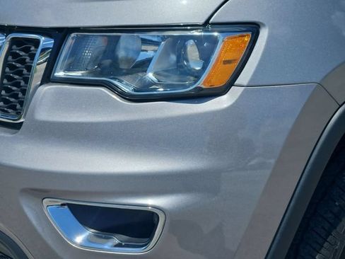 Used 2020 Jeep Grand Cherokee Laredo w/ Laredo X Package RWD image 10