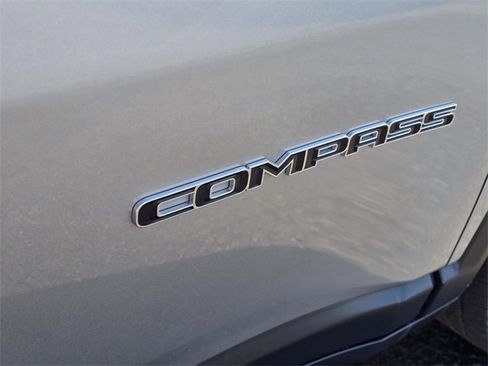 Used 2022 Jeep Compass Latitude w/ Convenience Group image 33