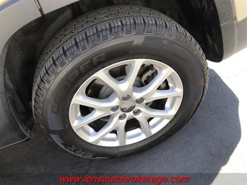 Used 2015 Jeep Cherokee Latitude w/ Comfort/Convenience Group FWD image 24