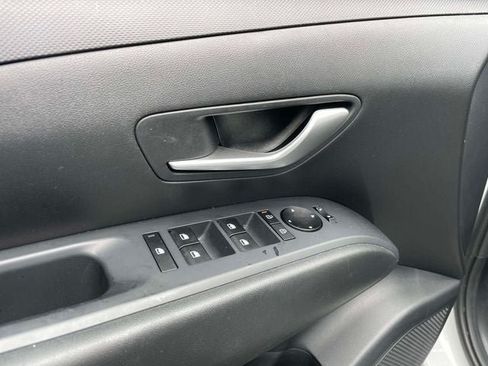 Used 2025 Hyundai Tucson SE AWD/4WD image 19