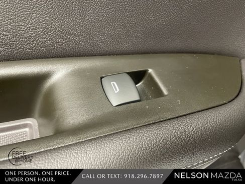 Used 2020 Chevrolet Blazer LT image 38