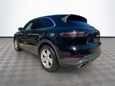 Used 2019 Porsche Cayenne w/ Premium Package image 8