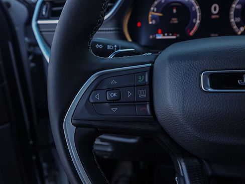 New 2025 Jeep Grand Cherokee L Altitude image 26