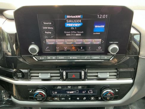 Used 2025 Nissan Pathfinder SV AWD/4WD image 18