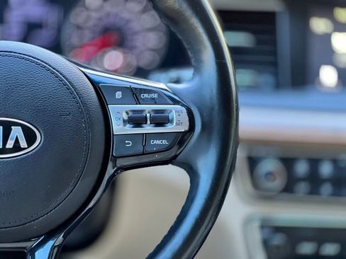 Used 2019 Kia Cadenza Premium image 37