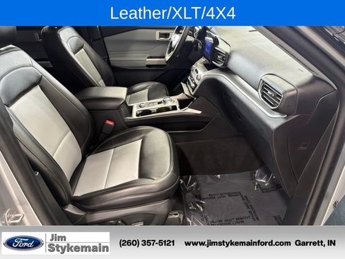 Used 2023 Ford Explorer XLT w/ XLT Sport Appearance Package AWD/4WD image 38