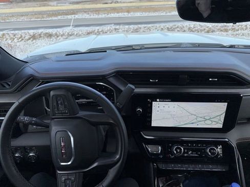 Used 2024 GMC Sierra 2500 AT4 w/ AT4 Premium Plus Package image 12