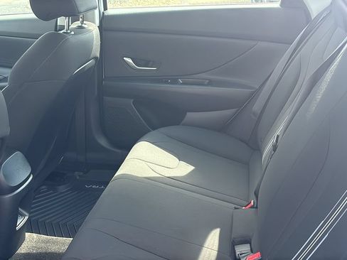 Used 2025 Hyundai Elantra Hybrid FWD image 28