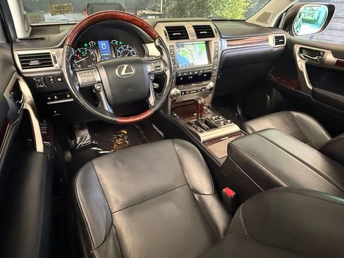 Used 2017 Lexus GX 460 Luxury AWD/4WD image 15