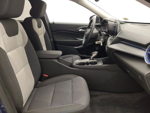 Used 2024 Chevrolet Trax LS FWD image 21