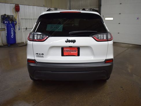 Used 2023 Jeep Cherokee Altitude Lux image 33