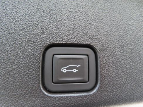 Certified 2024 Chevrolet Traverse RS w/ LPO, Floor Liner Package image 38