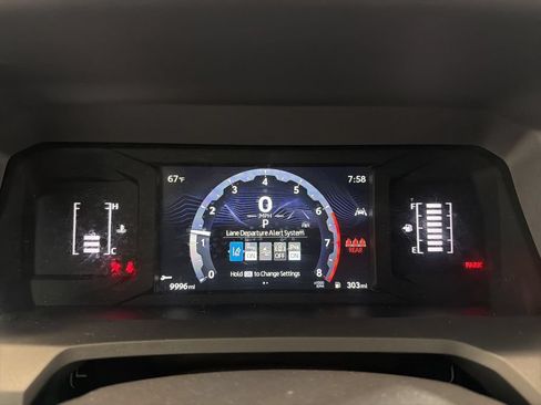 Used 2025 Toyota Tacoma SR5 AWD/4WD image 26