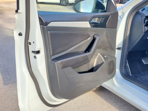 Used 2025 Volkswagen Jetta Sport image 17