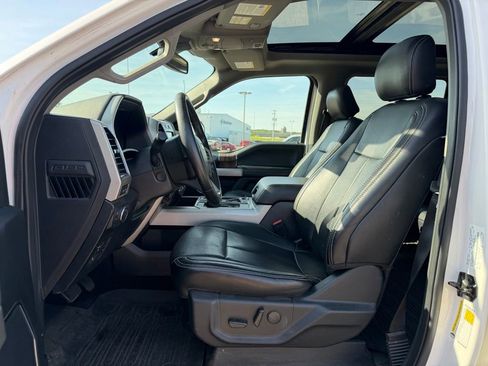 Used 2019 Ford F150 Lariat w/ Equipment Group 502A Luxury AWD/4WD image 8