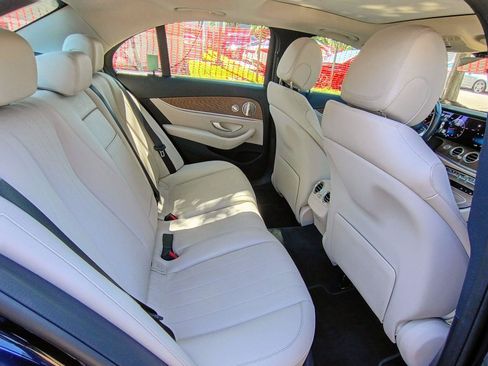 Used 2021 Mercedes-Benz E 350 4MATIC Sedan image 4