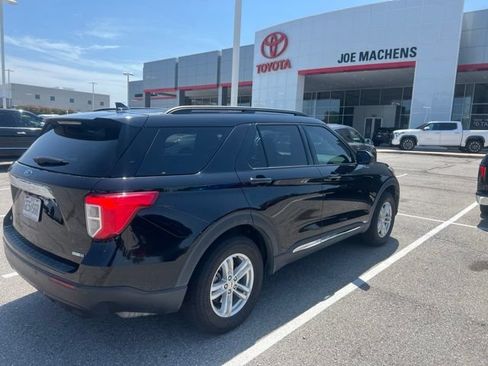 Used 2020 Ford Explorer XLT AWD/4WD image 7