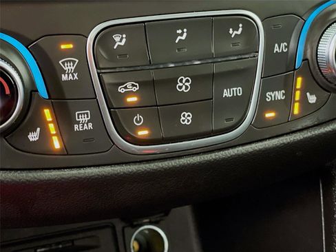 Certified 2022 Chevrolet Equinox RS w/ RS Leather Package image 25