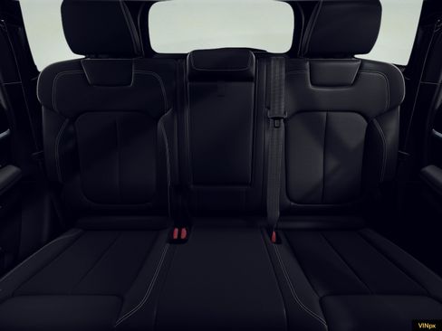 New 2026 Jeep Grand Cherokee Altitude AWD/4WD image 17