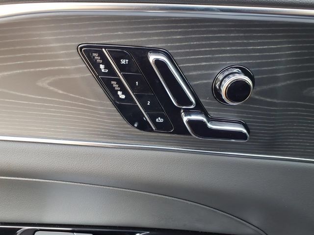 Certified 2025 Cadillac Lyriq Luxury AWD/4WD image 26