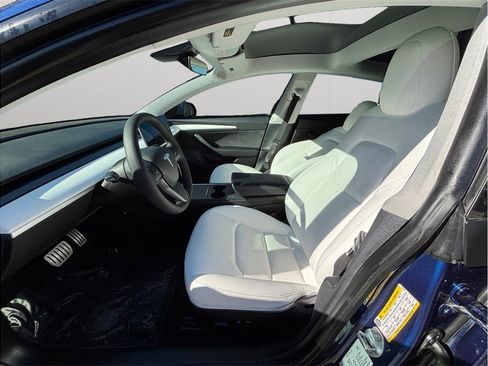 Used 2021 Tesla Model 3 Performance image 2