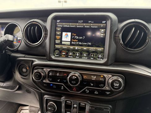 Used 2021 Jeep Wrangler Unlimited Sahara image 21