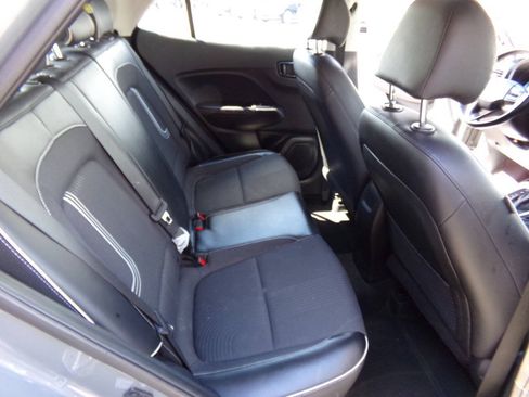Used 2023 Hyundai Venue Limited FWD image 35