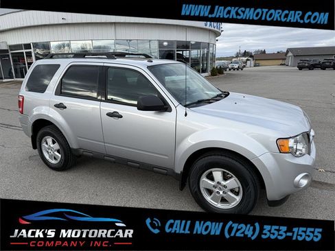 Used 2010 Ford Escape XLT image 2