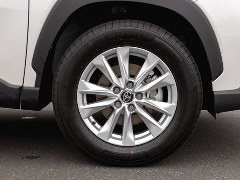 New 2026 Toyota Corolla Cross LE FWD image 4