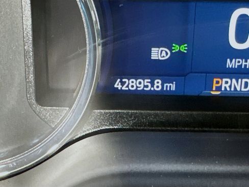 Used 2024 Ford Expedition XLT image 19