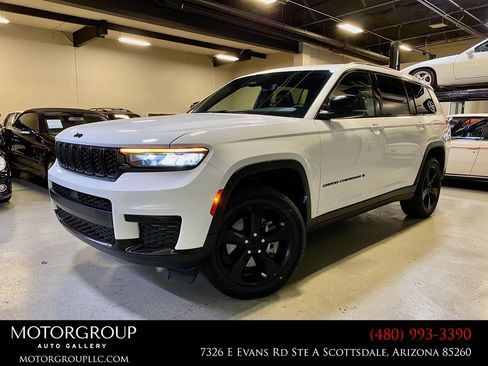 Used 2023 Jeep Grand Cherokee L Laredo RWD image 1