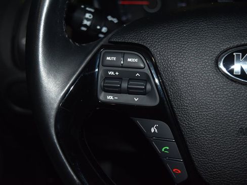 Used 2017 Kia Forte S w/ S Technology Package image 9