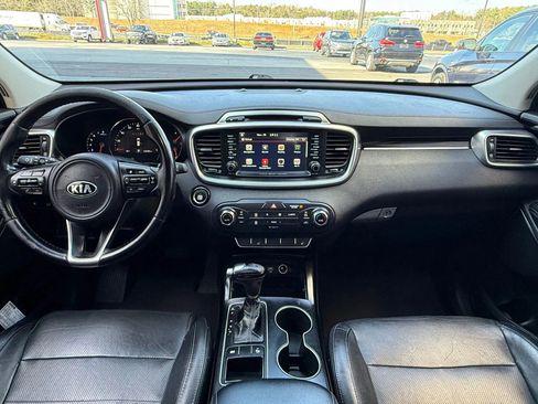 Used 2016 Kia Sorento SX image 3