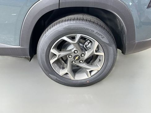 New 2026 Chevrolet Trax LT w/ LT Convenience Package FWD image 33