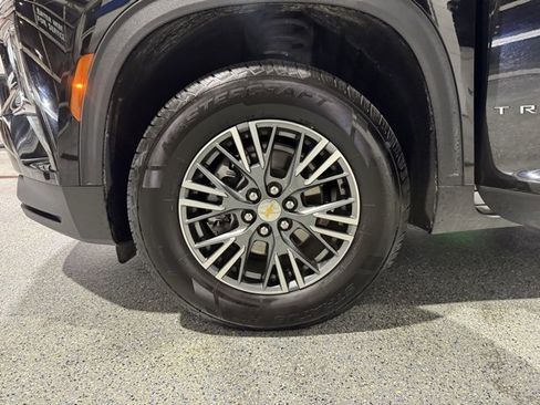 Used 2024 Chevrolet Traverse LT image 27